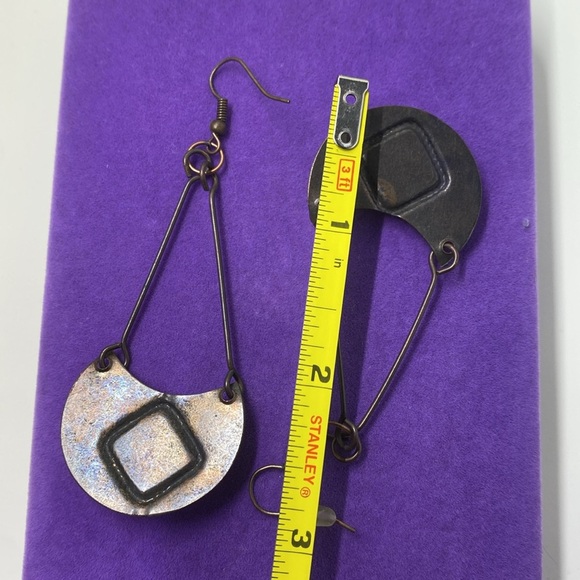 💛 Bronze Artisan Green Glass Earrings - Picture 2 of 2